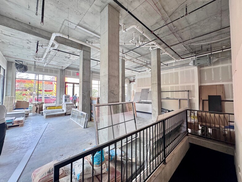 More Photos Of 65 McWhorter St, Newark Apartments For Lease