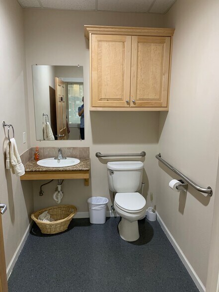 More Photos Of 123-151 12th St SW, Loveland Manufacturing For Sale