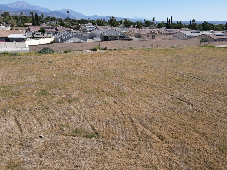 More Photos Of 6909 Victoria Ave, Highland General Retail For Lease