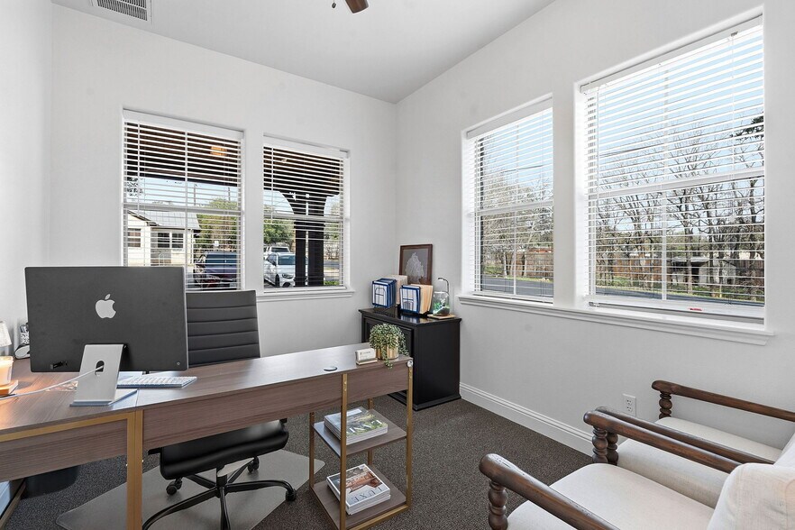 More Photos Of 5901 Old Fredericksburg Rd, Austin Office For Sale