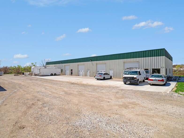 More Photos Of 21909 R & R Rd, Gretna Warehouse For Sale