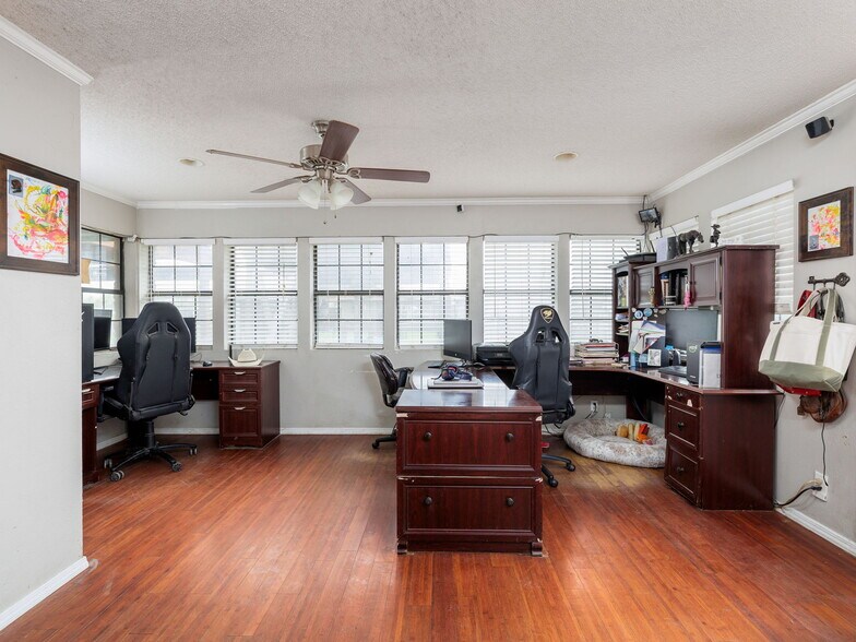 More Photos Of 11001 S State Highway 95, Taylor Land For Sale