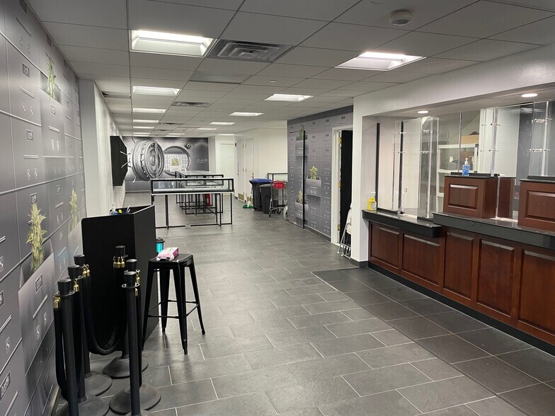 More Photos Of 30-75 Steinway St, Astoria Bank For Sale