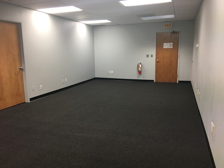 More Photos Of 90 Grove St, Ridgefield Medical For Sale