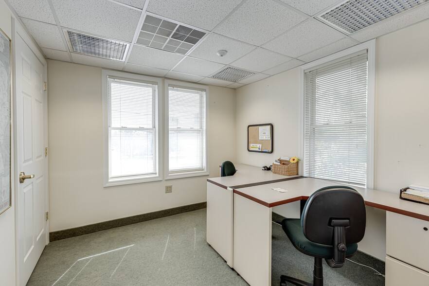 More Photos Of 221 S Main St, Flemington Office For Sale