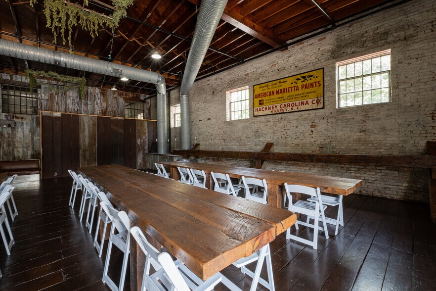 More Photos Of 11 Railroad St, Murphy Research And Development For Sale