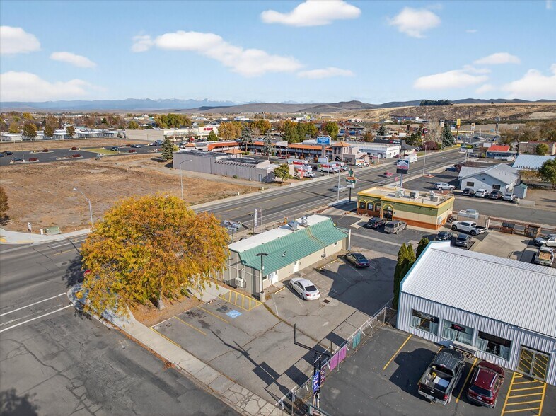 More Photos Of 975 Campbell St, Baker City General Retail For Sale