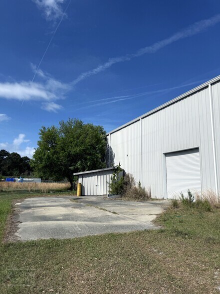 More Photos Of 89 Schein Loop, Beaufort Industrial For Sale
