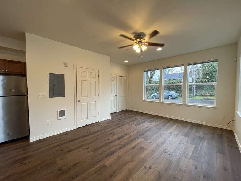 More Photos Of 5490 SE Milwaukie Ave, Portland Apartments For Sale