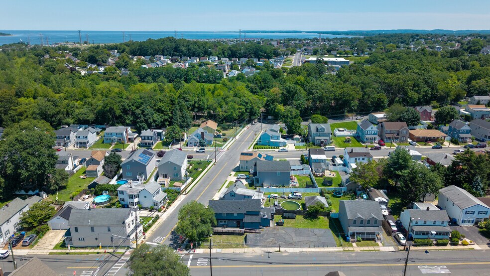 More Photos Of 528 Ridgeway Ave, South Amboy General Retail For Sale
