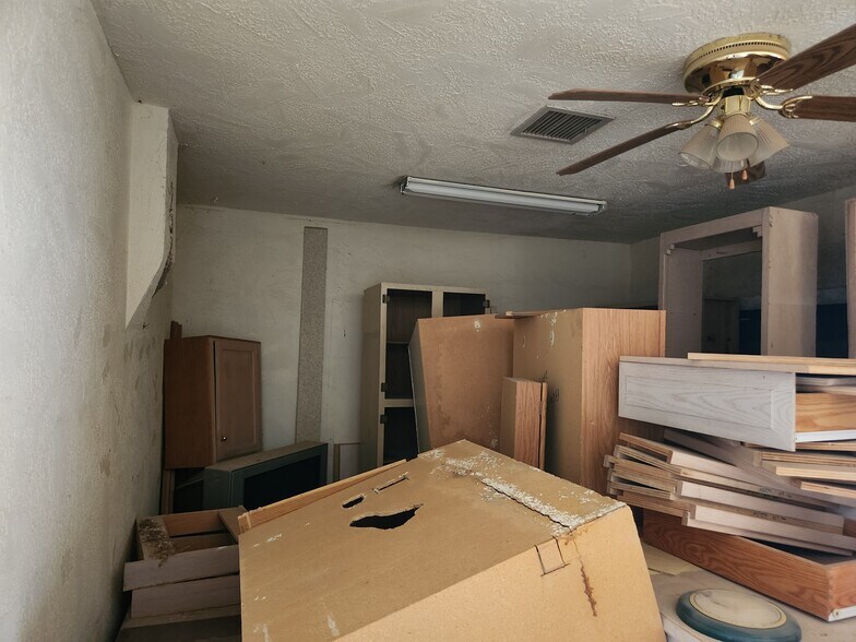 More Photos Of 3010 Shedd Rd, Eloy Office For Sale