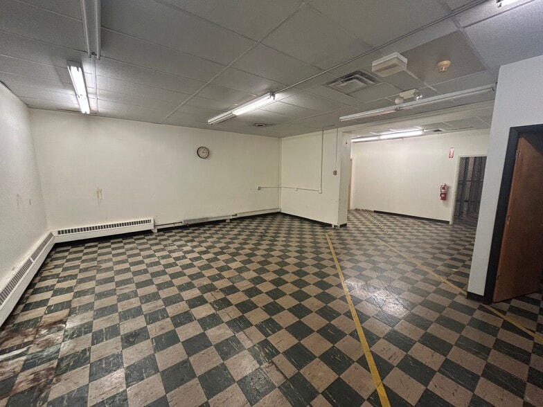 More Photos Of 2800 Gilbert Ave, Cincinnati Office For Sale