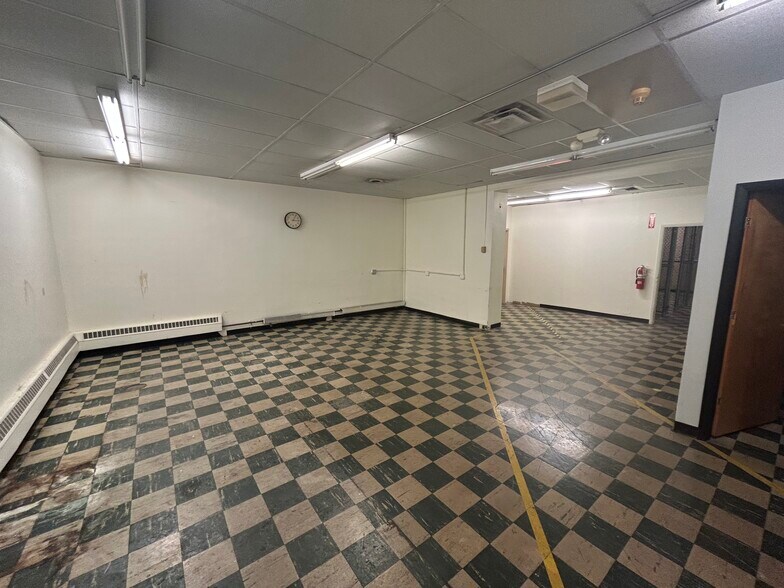 More Photos Of 2800 Gilbert Ave, Cincinnati Office For Sale