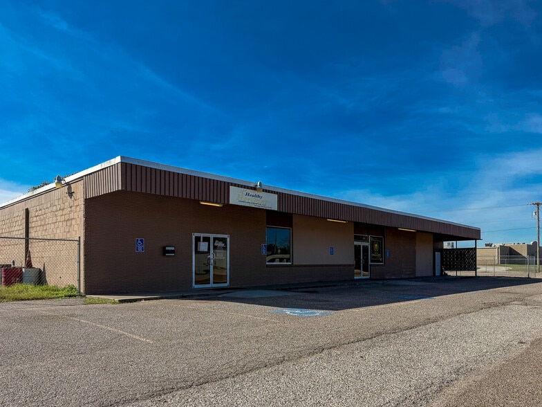 Primary Photo Of 1004 E 6th St, Alice Healthcare For Sale