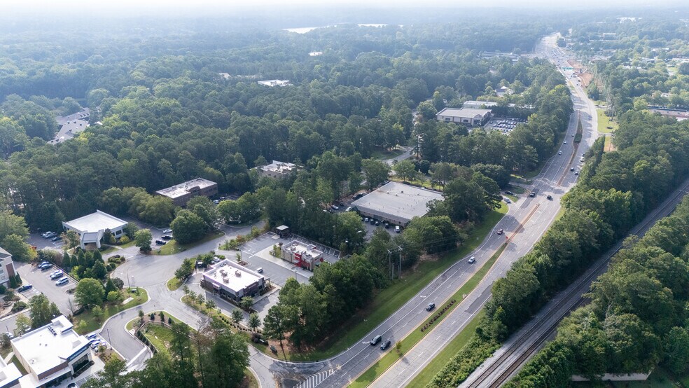 More Photos Of 2021 Commerce Dr N, Peachtree City General Retail For Sale