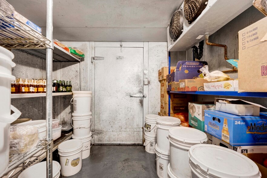 More Photos Of 750 N Addison Rd, Villa Park Restaurant For Sale