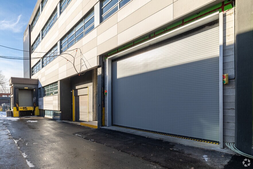 More Photos Of 6750 Av de l'Esplanade, Montréal Office For Lease