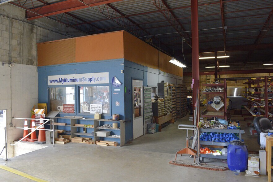 More Photos Of 28 N Nashville Ave, Orlando Warehouse For Sale