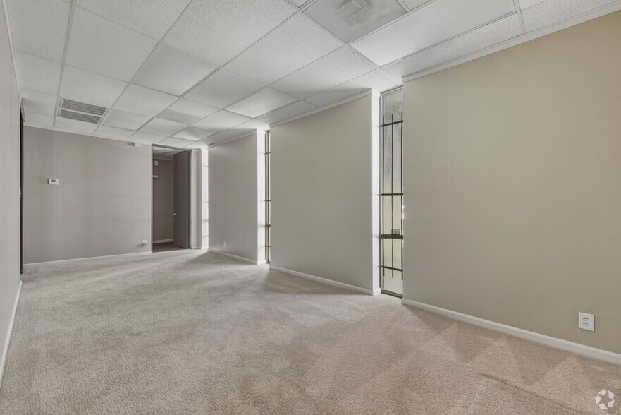 More Photos Of 1800 Sherwood Forest St, Houston Warehouse For Lease