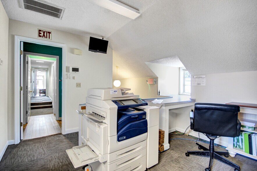 More Photos Of 4951 Jenkins Ave, North Charleston Office For Sale