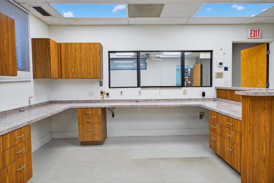 More Photos Of 220 N Westmonte Dr, Altamonte Springs Medical For Lease