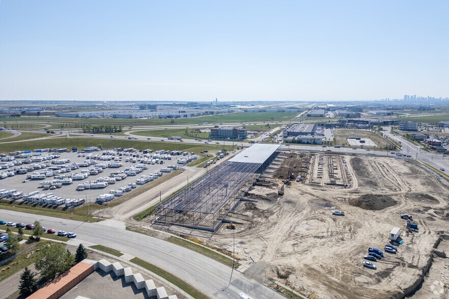 More Photos Of 11390 14 St NE, Calgary Distribution For Lease