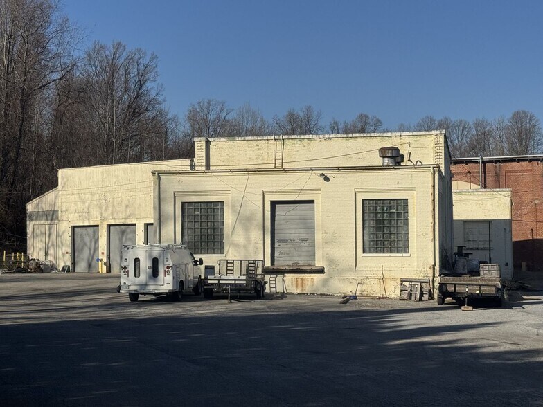 More Photos Of 300 Janie Hammitt Dr, Bristol Industrial For Sale