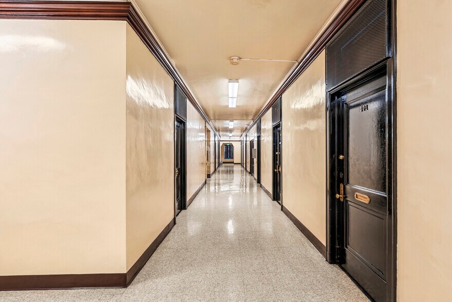 More Photos Of 6400-6404 Hollywood Blvd, Los Angeles Office For Sale
