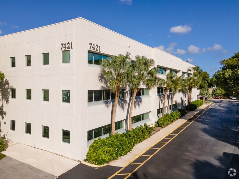 More Photos Of 7421 N University Dr, Tamarac Medical For Sale
