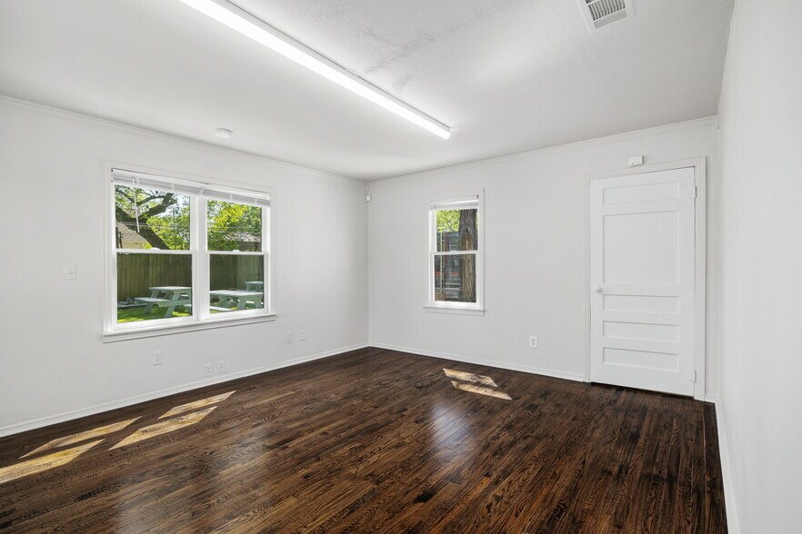 More Photos Of 148 Elm St, Keller Freestanding For Sale