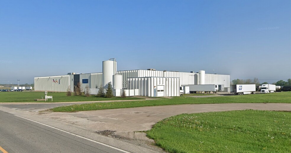 Primary Photo Of 400 Prairie Village Dr, New Century Manufacturing For Lease