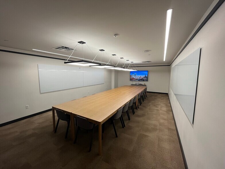 More Photos Of 3090 Nowitzki Way, Dallas Office For Lease