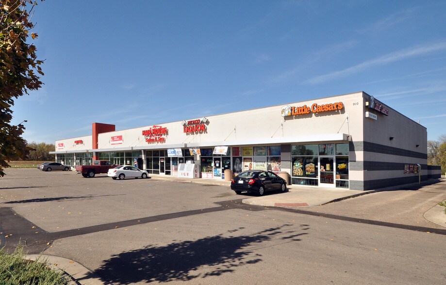 More Photos Of 910 NW 25th St, Topeka Storefront For Lease