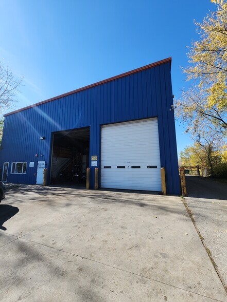 More Photos Of 16340 S Crawford Ave, Markham Warehouse For Lease
