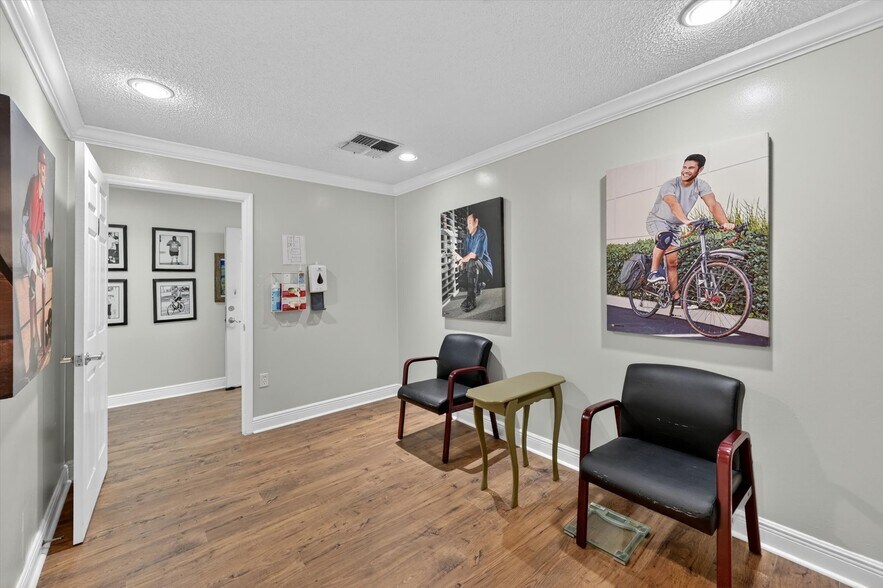 More Photos Of 7 W Main St, Apopka Office For Sale