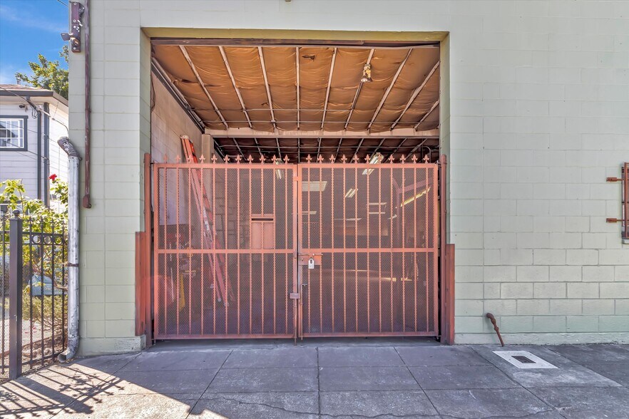 More Photos Of 954 86th Ave, Oakland Manufacturing For Lease