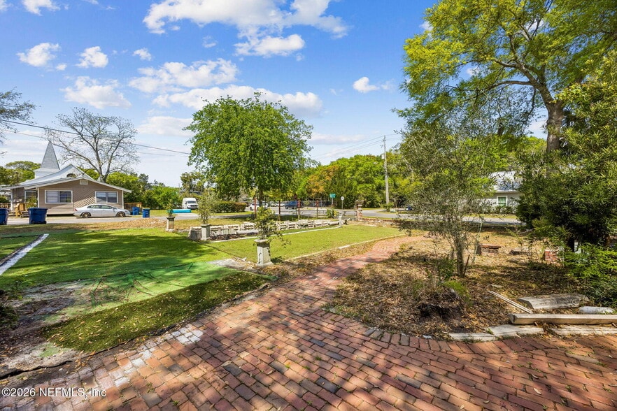 More Photos Of 1008 Beech St, Fernandina Beach Freestanding For Sale