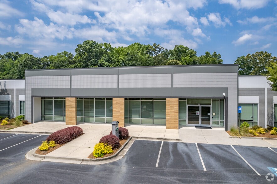 More Photos Of 3800 Camp Creek Pky SW, Atlanta Unknown For Lease