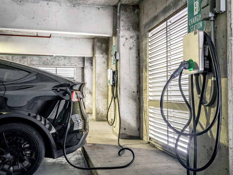 More Photos Of 2800 Ponce de Leon Blvd, Coral Gables Office For Lease