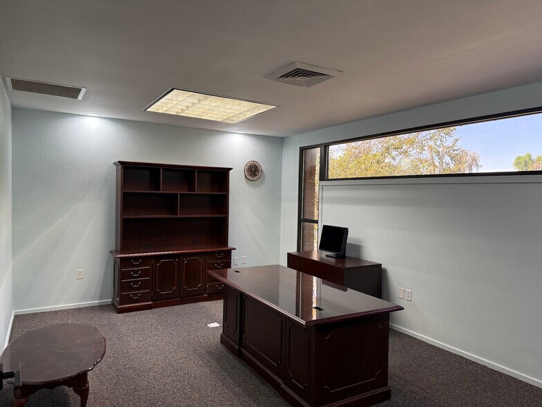 More Photos Of 202 NE 8th Ave, Ocala Office For Sale