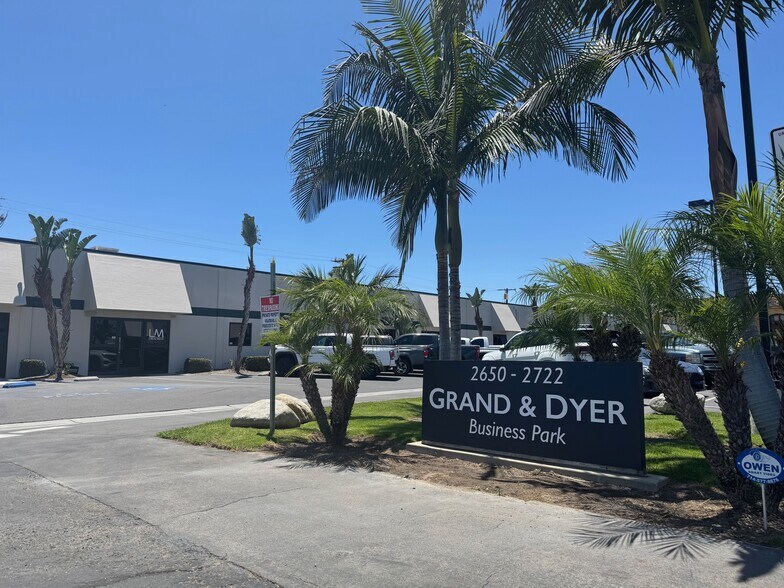 More Photos Of 2650-2676 S Grand Ave, Santa Ana Warehouse For Lease