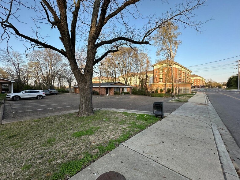 More Photos Of 301 College View St, Starkville Land For Sale