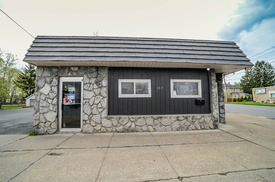 More Photos Of 157 Whitesboro St, Yorkville Storefront For Sale