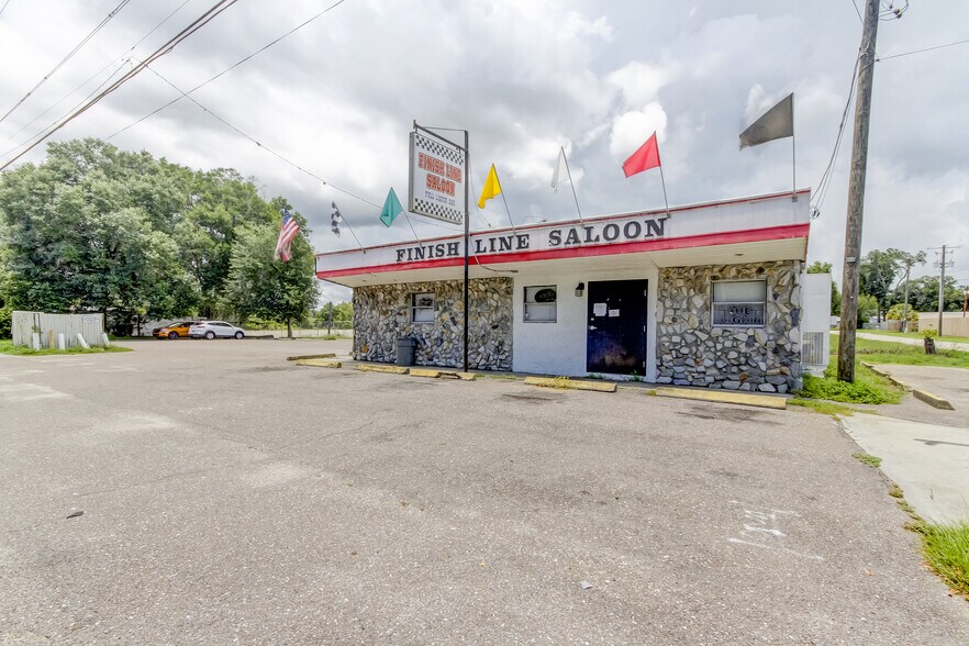 More Photos Of 5402 W US Highway 92, Plant City Bar For Sale