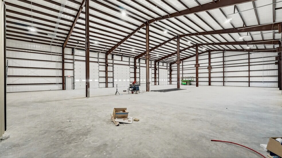 More Photos Of 16510 W Basin St, Odessa Warehouse For Sale