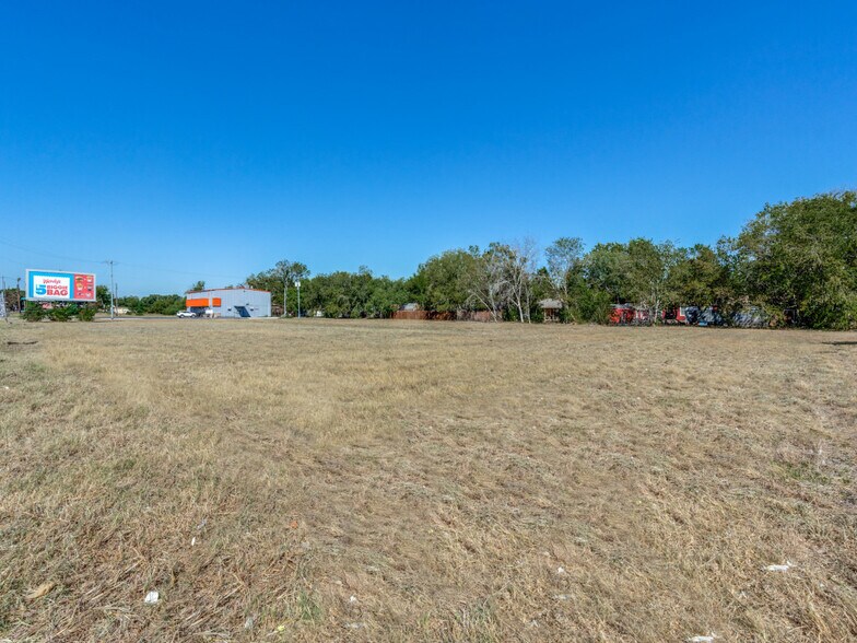 More Photos Of 738-818 Kingsbury, Seguin Land For Sale