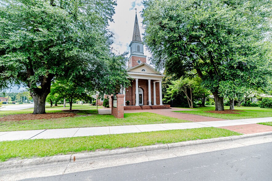 More Photos Of 211 Main st, Broadway Religious Facility For Sale