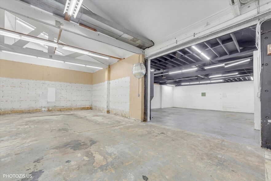 More Photos Of 122 W Northwest Hwy, Barrington Freestanding For Sale