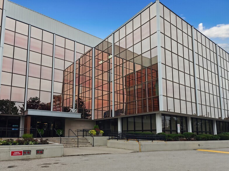 More Photos Of 7100 Woodbine Ave, Markham Coworking Space