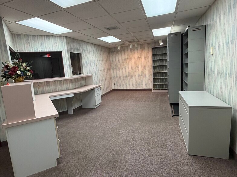 More Photos Of 12 Case St, Norwich Medical For Sale